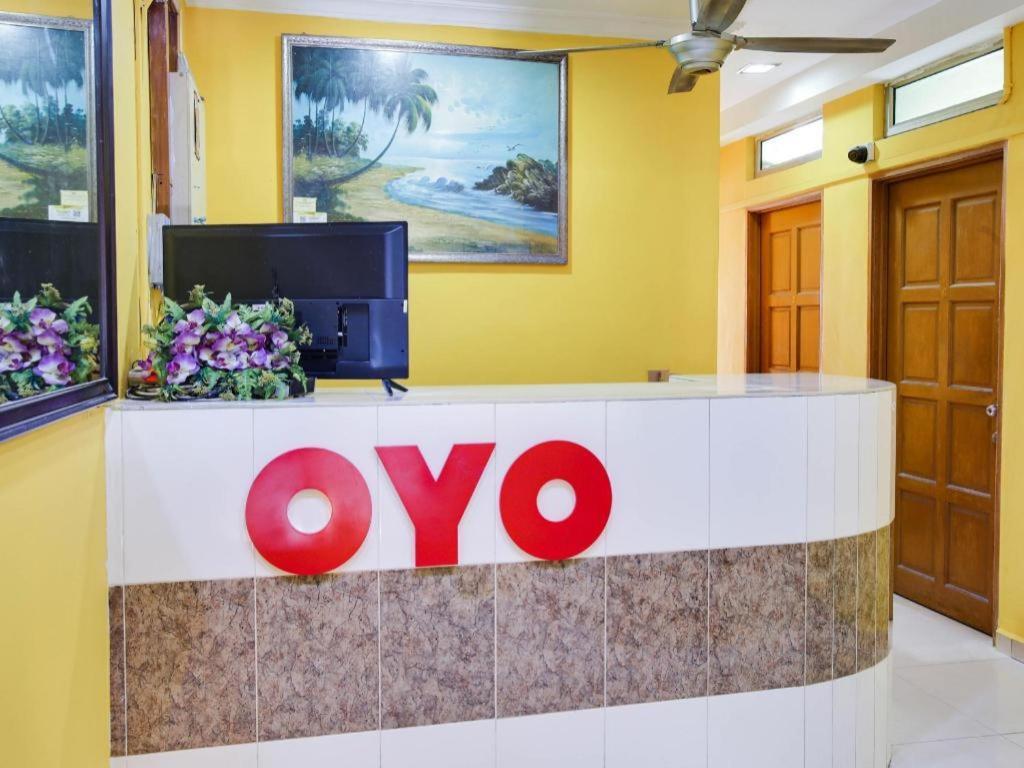 Oyo 89406 Lucky Budget Hotel Nilai Dış mekan fotoğraf