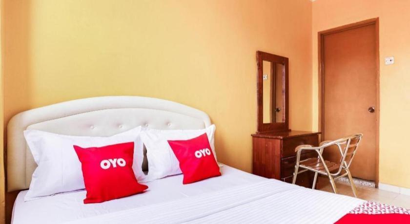 Oyo 89406 Lucky Budget Hotel Nilai Dış mekan fotoğraf
